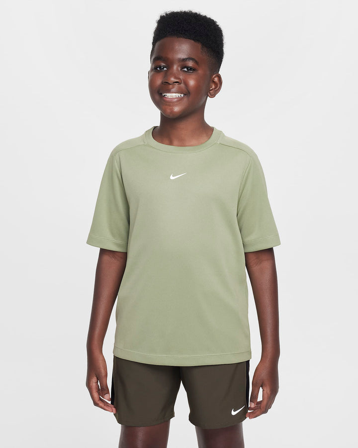 NIKE NIÑO TSHIRT OIL GREEN/(WHITE)